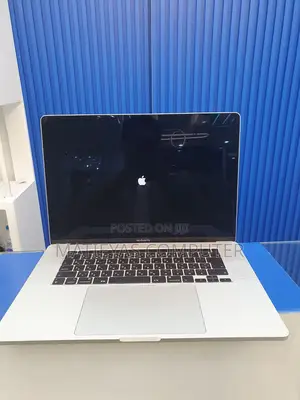 New Laptop Apple MacBook Pro 2019 16GB Intel Core I7 SSD 512GB