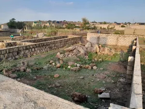 Photo - 200 ካሬ የታጠረ ባዶ ቦታ