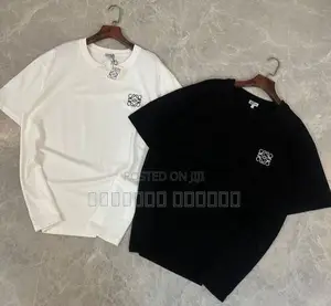 🔥 Trendy Graphic T-shirt – Stand Out In Styl