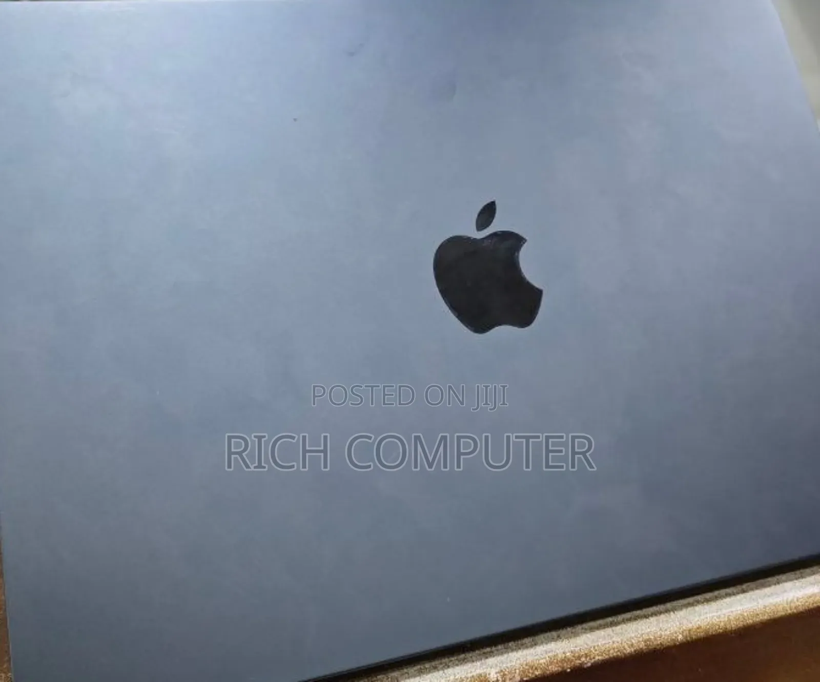 New Laptop Apple MacBook Air 2022 M2 8GB Intel Core I5 SSD 256GB