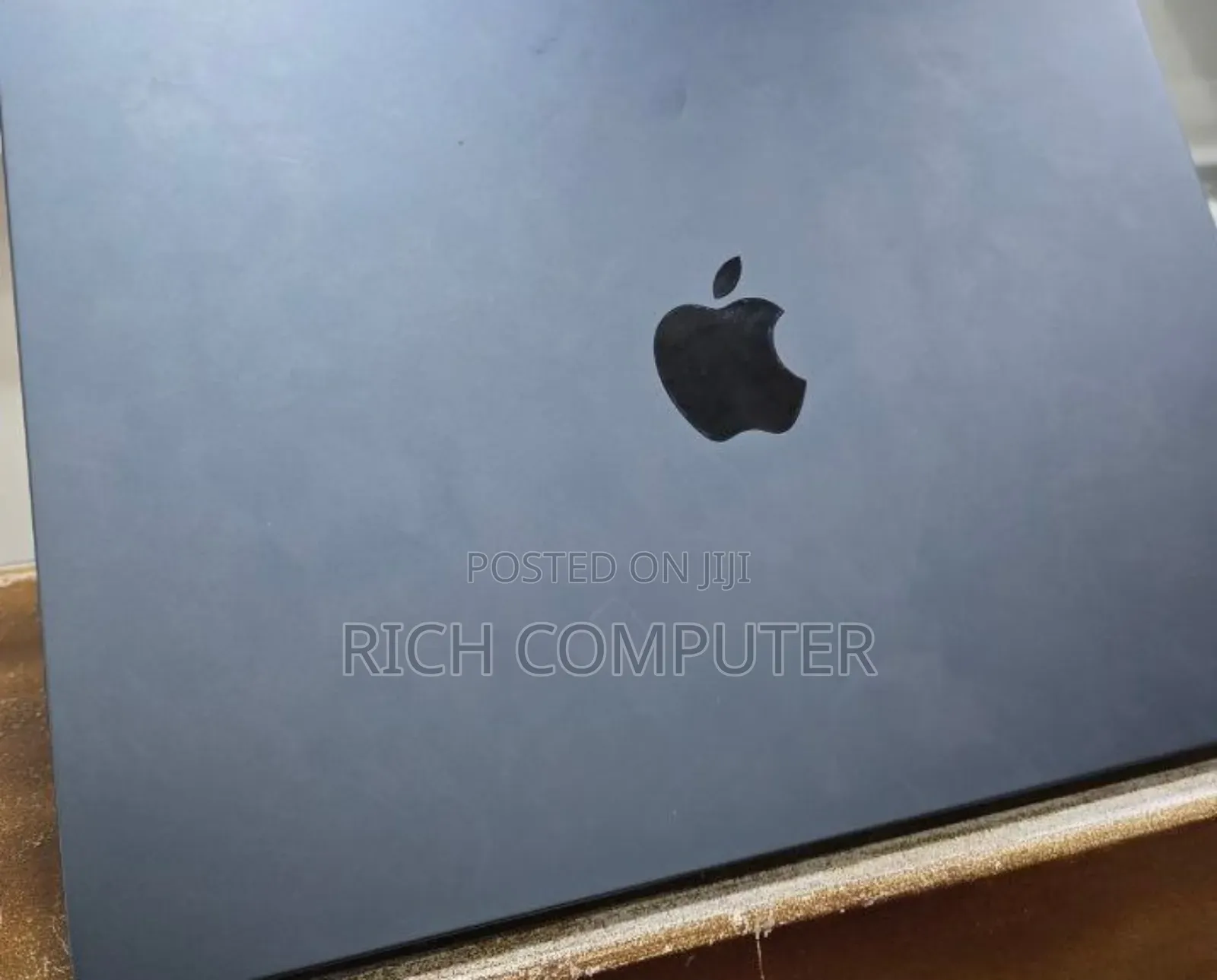 New Laptop Apple MacBook Air 2022 M2 8GB Intel Core I5 SSD 256GB