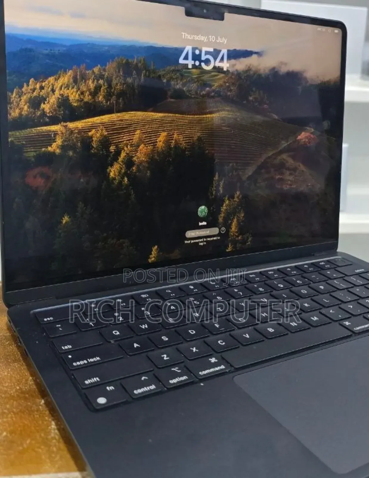 New Laptop Apple MacBook Air 2022 M2 8GB Intel Core I5 SSD 256GB