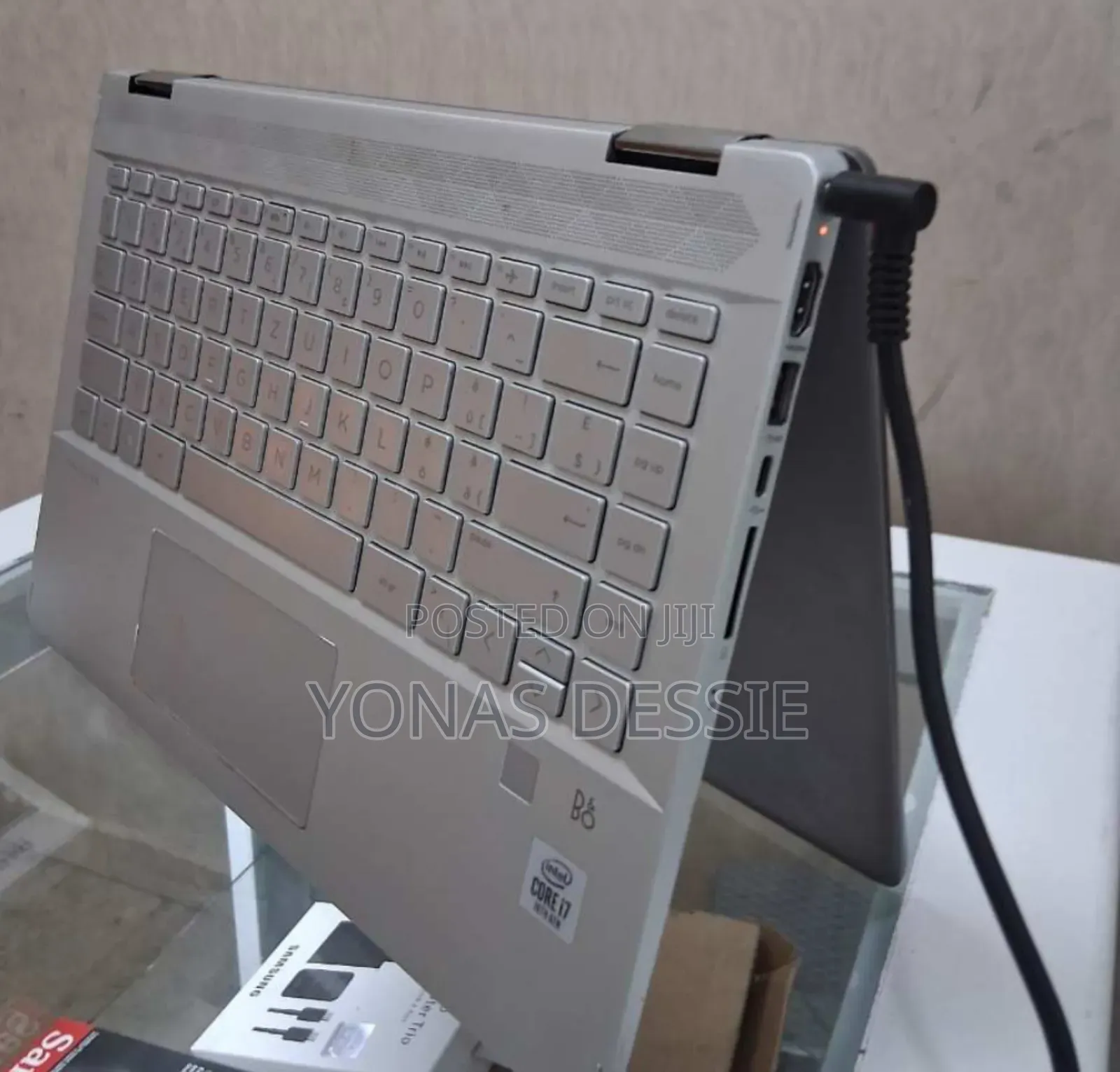 New Laptop HP Pavilion X360 8GB Intel Core I7 SSD 256GB