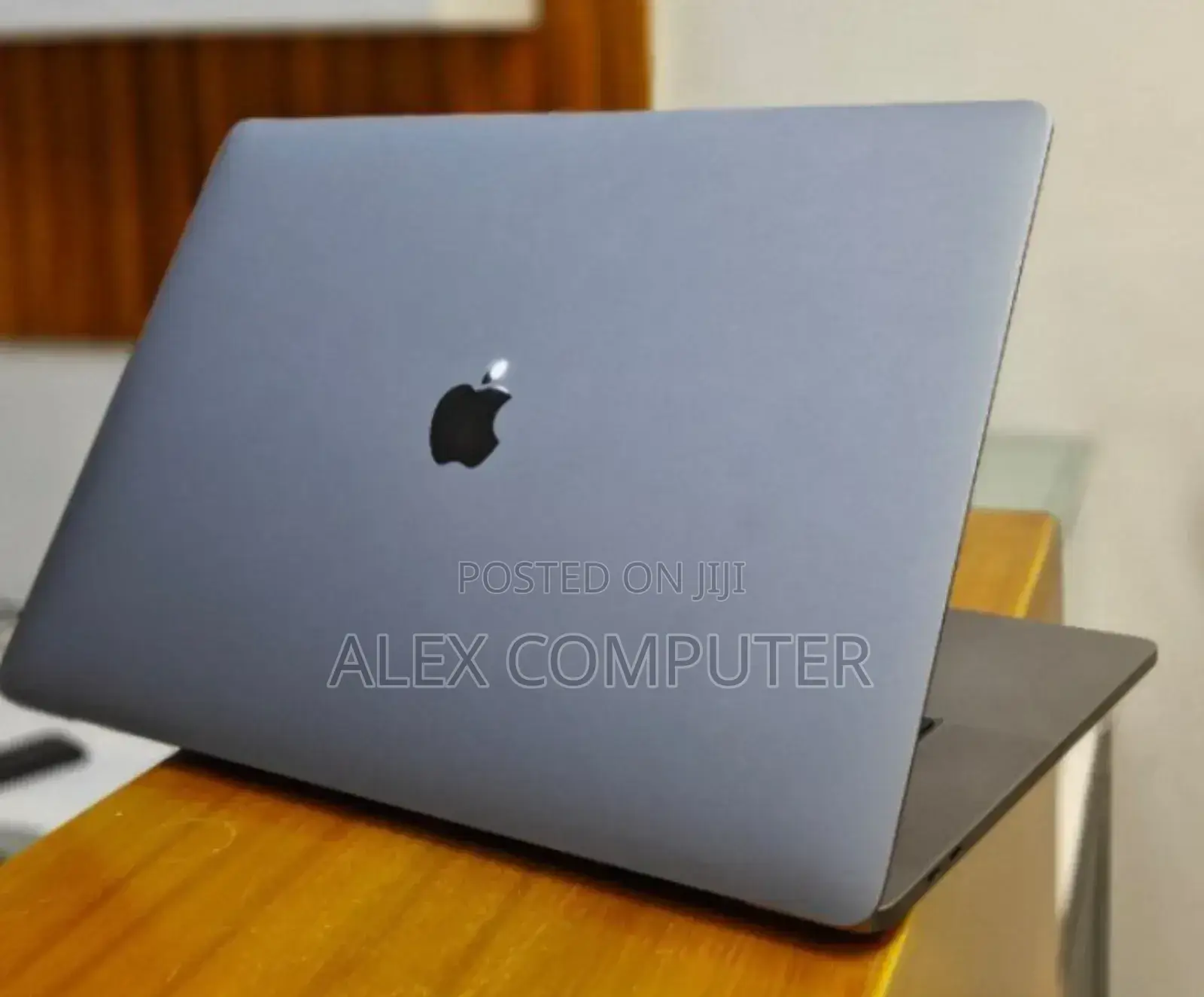 New Laptop Apple MacBook Pro 2019 16GB Intel Core I7 SSD 512GB