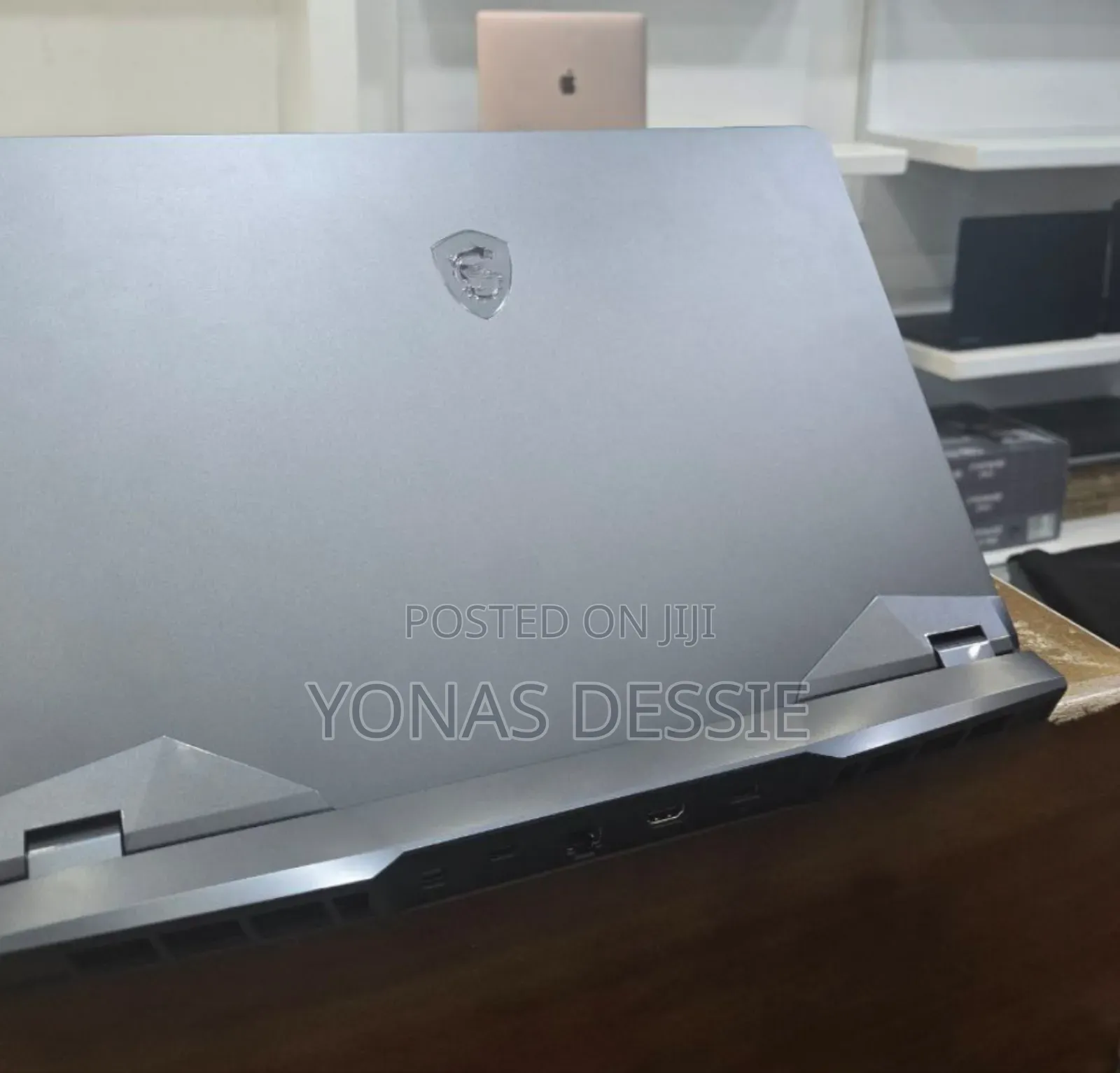 New Laptop MSI Raider GE76 12UGS 16GB Intel Core I9 SSD 1T