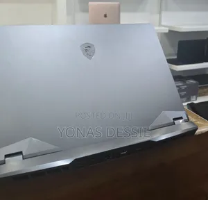 New Laptop MSI Raider GE76 12UGS 16GB Intel Core I9 SSD 1T
