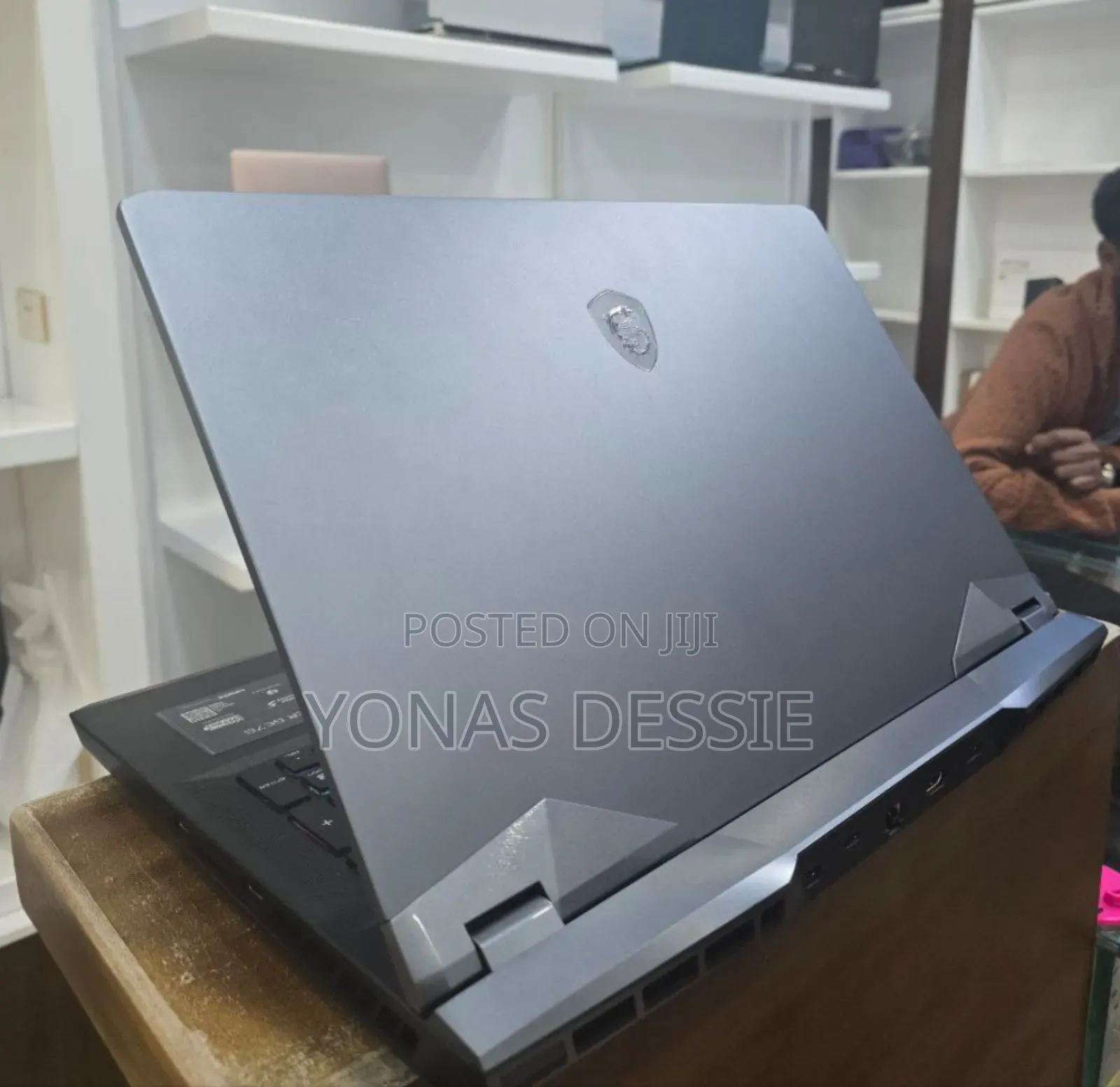 New Laptop MSI Raider GE76 12UGS 16GB Intel Core I9 SSD 1T