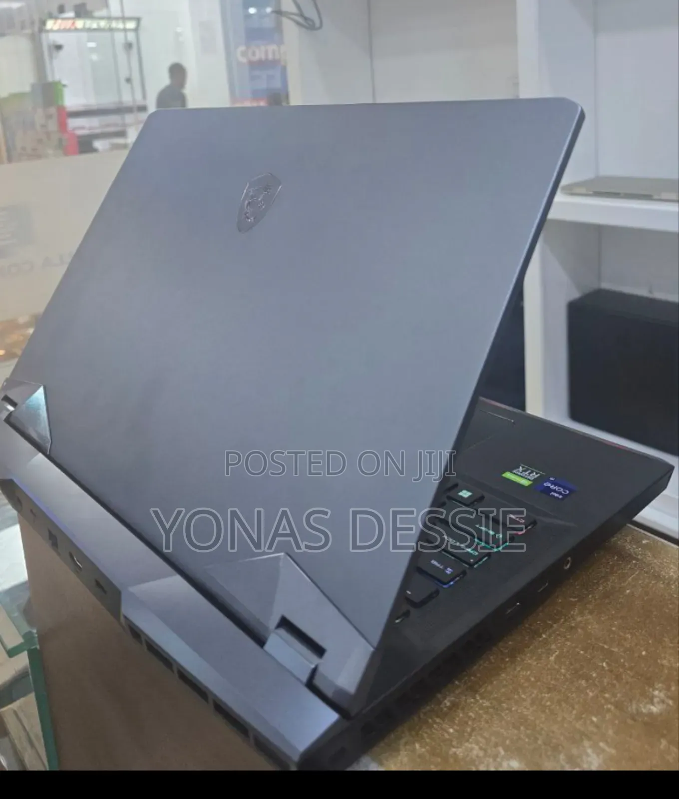 New Laptop MSI Raider GE76 12UGS 16GB Intel Core I9 SSD 1T