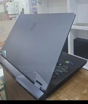 New Laptop MSI Raider GE76 12UGS 16GB Intel Core I9 SSD 1T