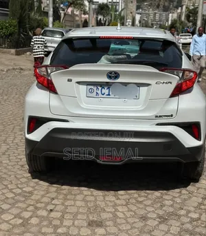 Toyota C-HR 2022 White