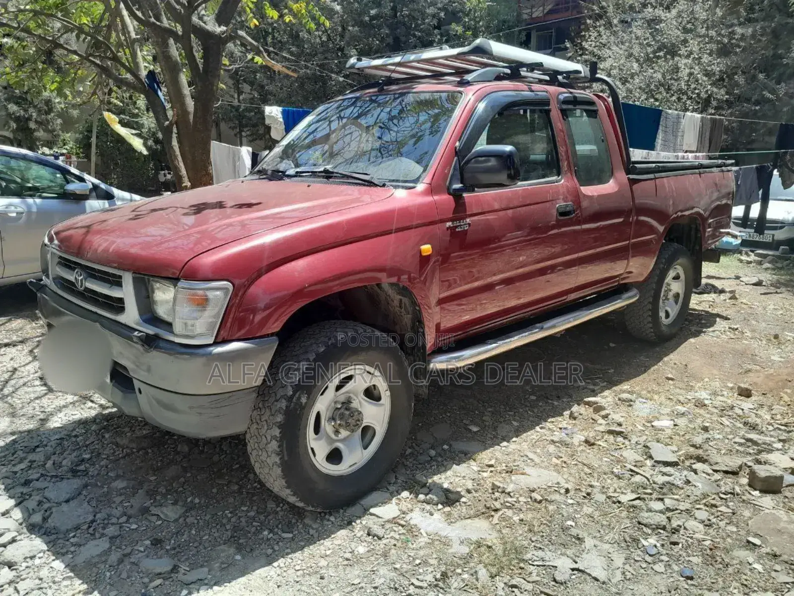 Toyota Hilux 2000 Red