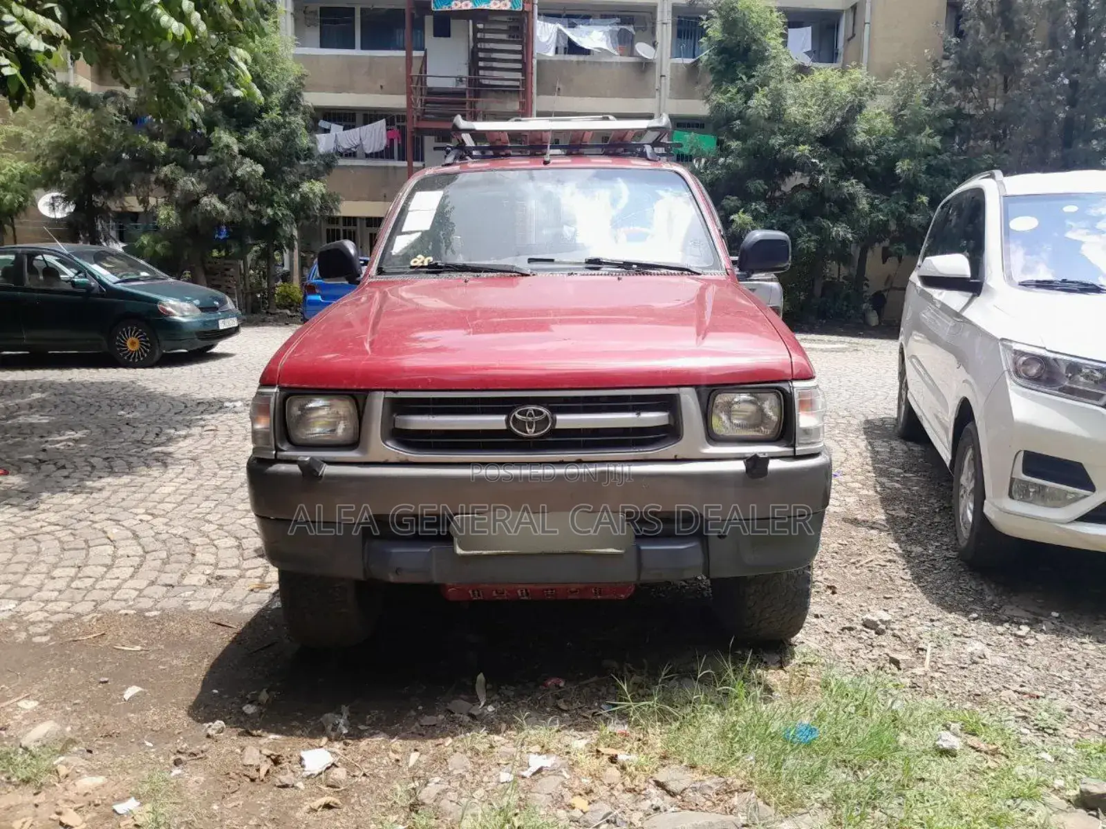 Toyota Hilux 2000 Red