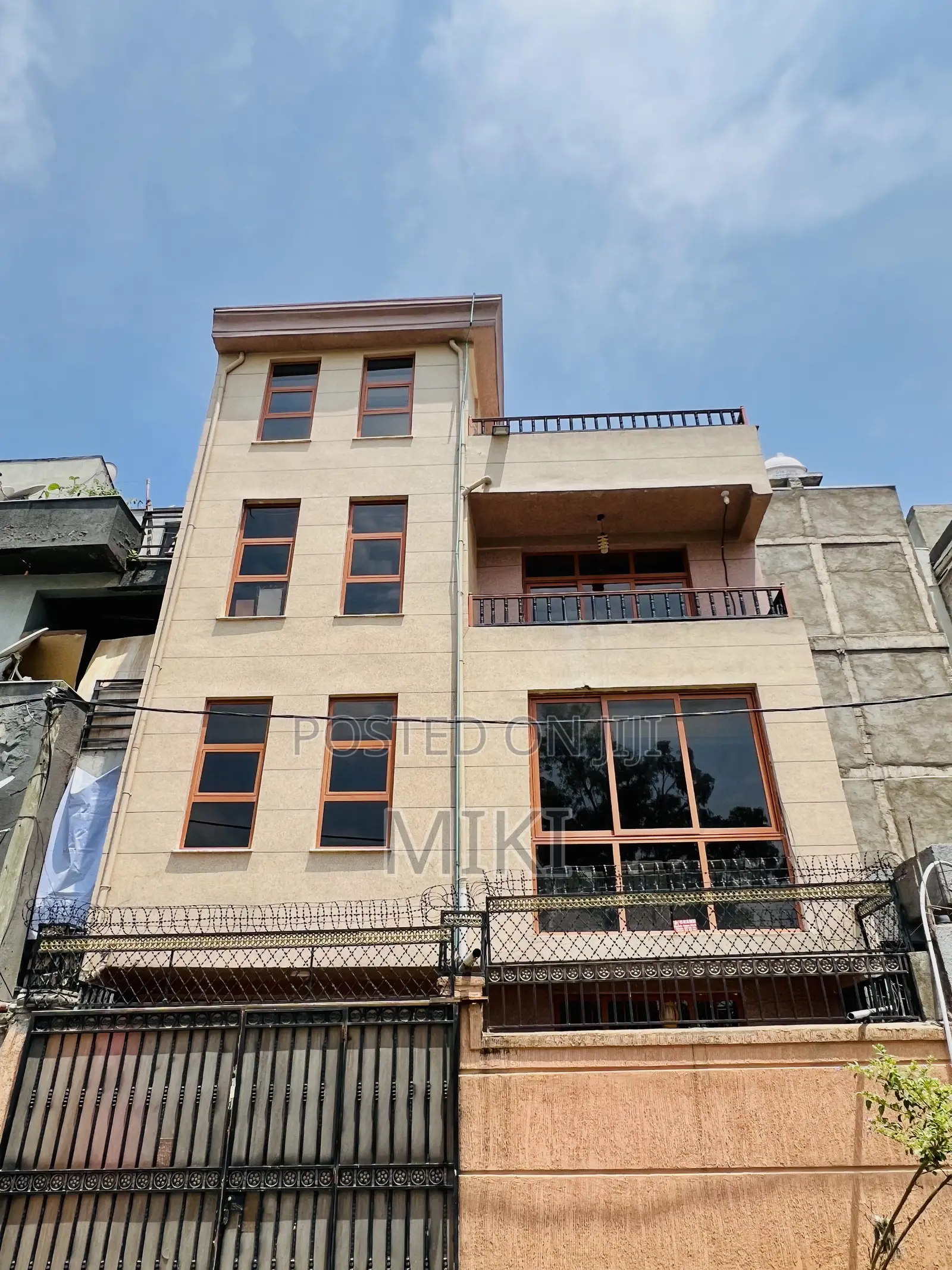 Furnished 5bdrm Townhouse/Terrace in Haile Garment, Nifas Silk-Lafto