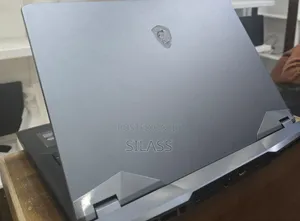 New Laptop MSI Raider GE76 12UGS 16GB Intel Core I9 SSD 1T