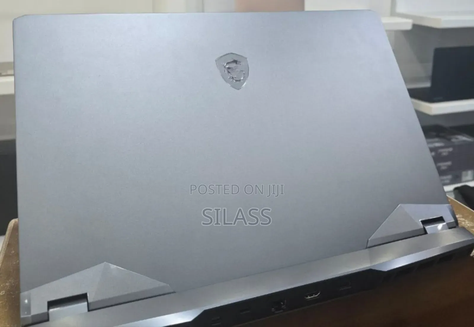 New Laptop MSI Raider GE76 12UGS 16GB Intel Core I9 SSD 1T