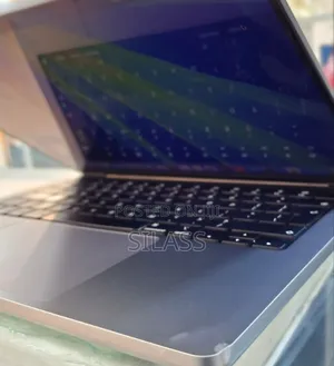 New Laptop Apple MacBook Pro M1 16GB Apple M1 Pro SSD 512GB