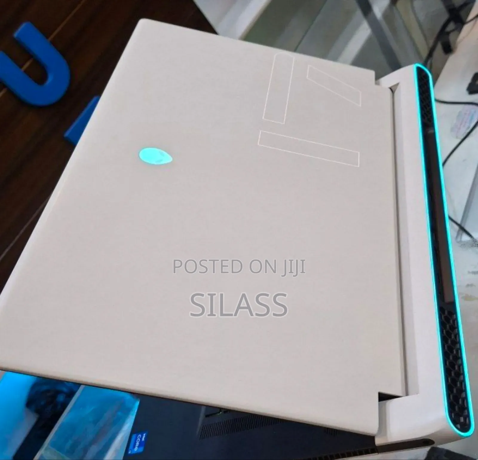 New Laptop Alienware M17x R2 32GB Intel Core I7 SSD 1T