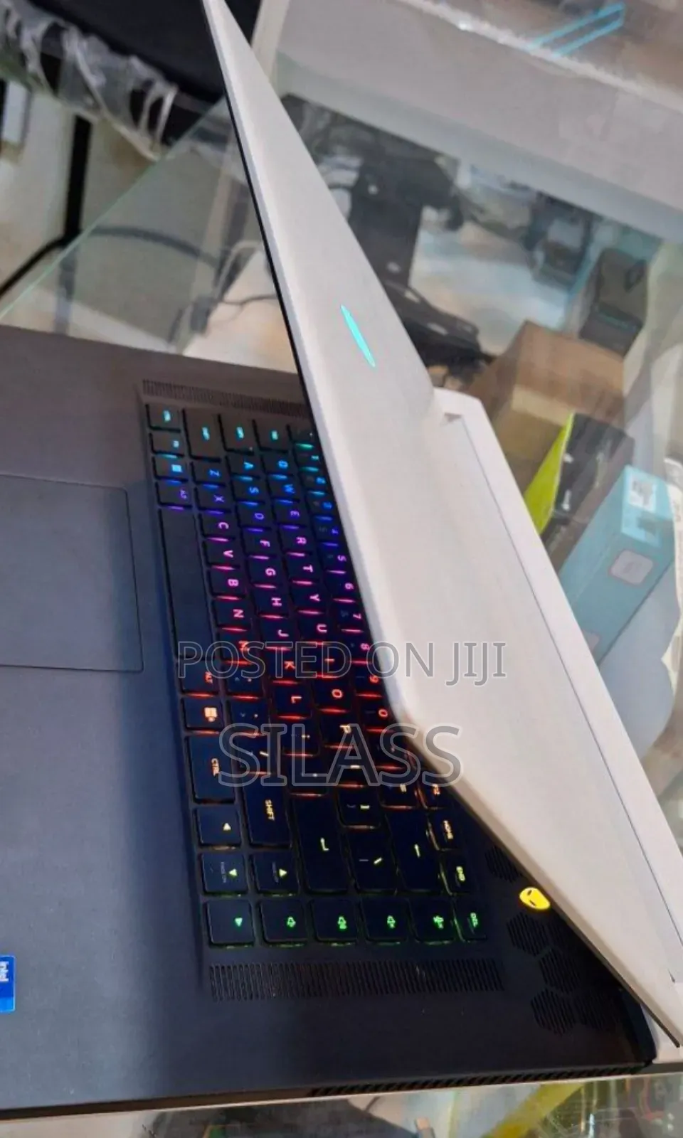 New Laptop Alienware M17x R2 32GB Intel Core I7 SSD 1T