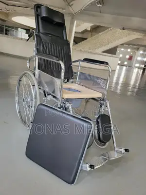 Toilet Wheelchair//ዊልቼር==Integrated Commode Seat:It Features