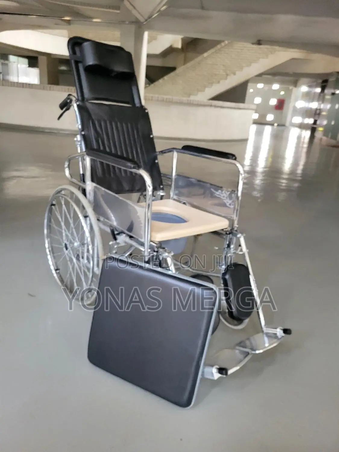 Multi-Purpose Wheelchair=Simplifying the Toileting Process.