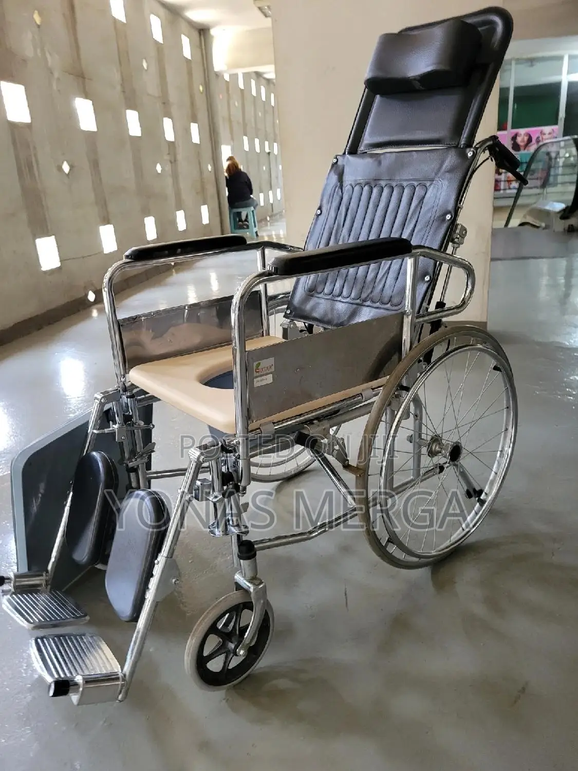Toilet Wheelchair==Smooth Shiny Stainless Steel Propelling