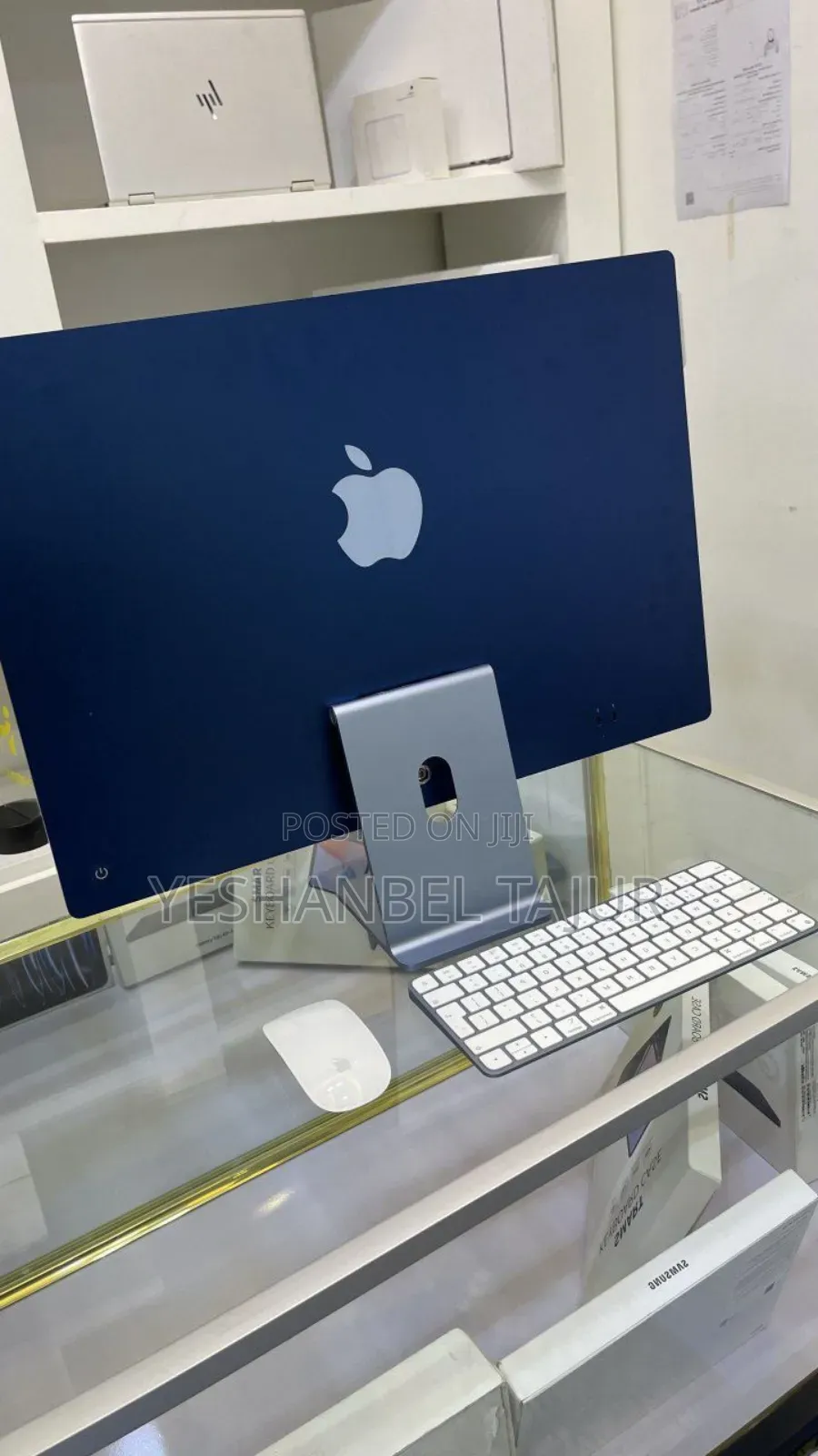 New Laptop Apple MacBook 8GB Apple M3 SSD 256GB