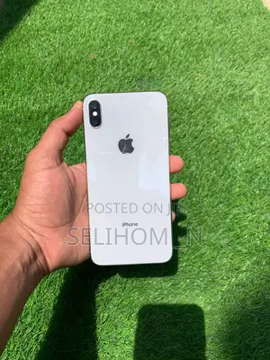 Photo - Apple iPhone XS Max 256 GB White