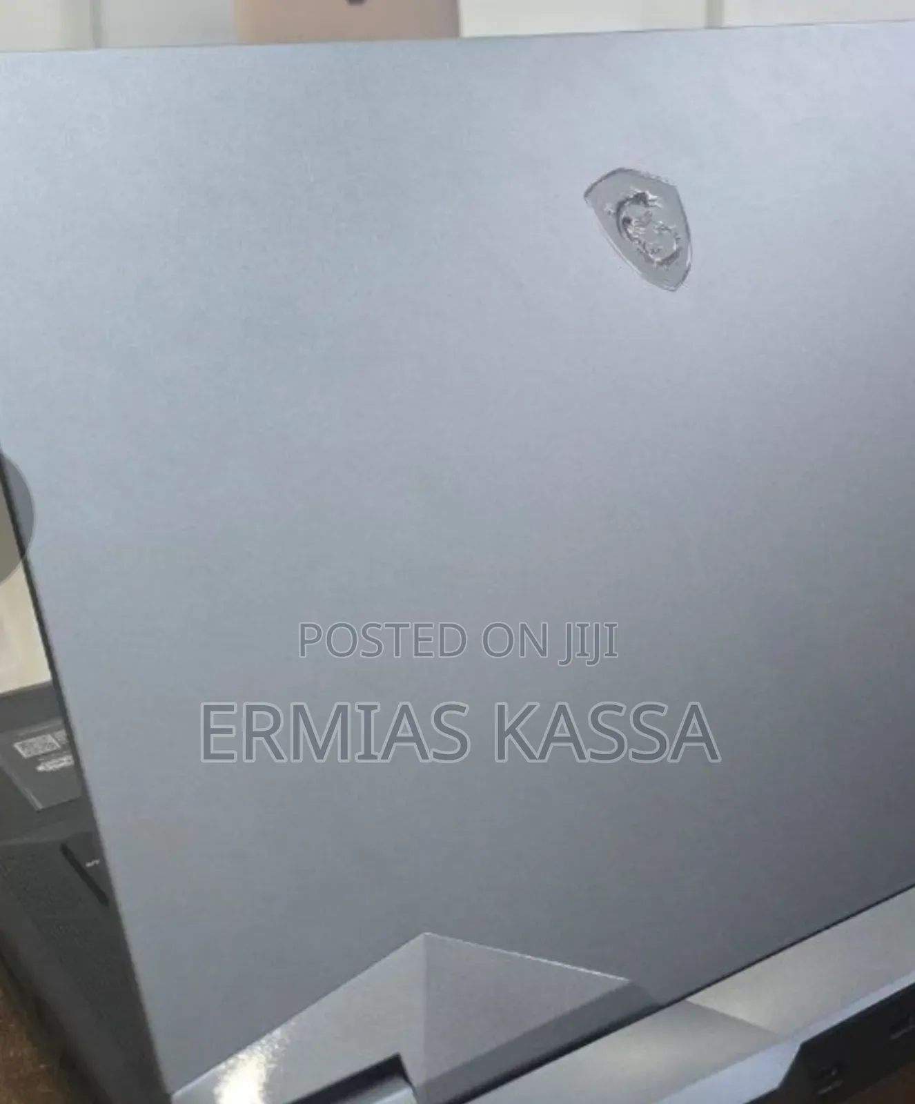 New Laptop MSI Raider GE76 12UGS 16GB Intel Core I7 SSD 1T