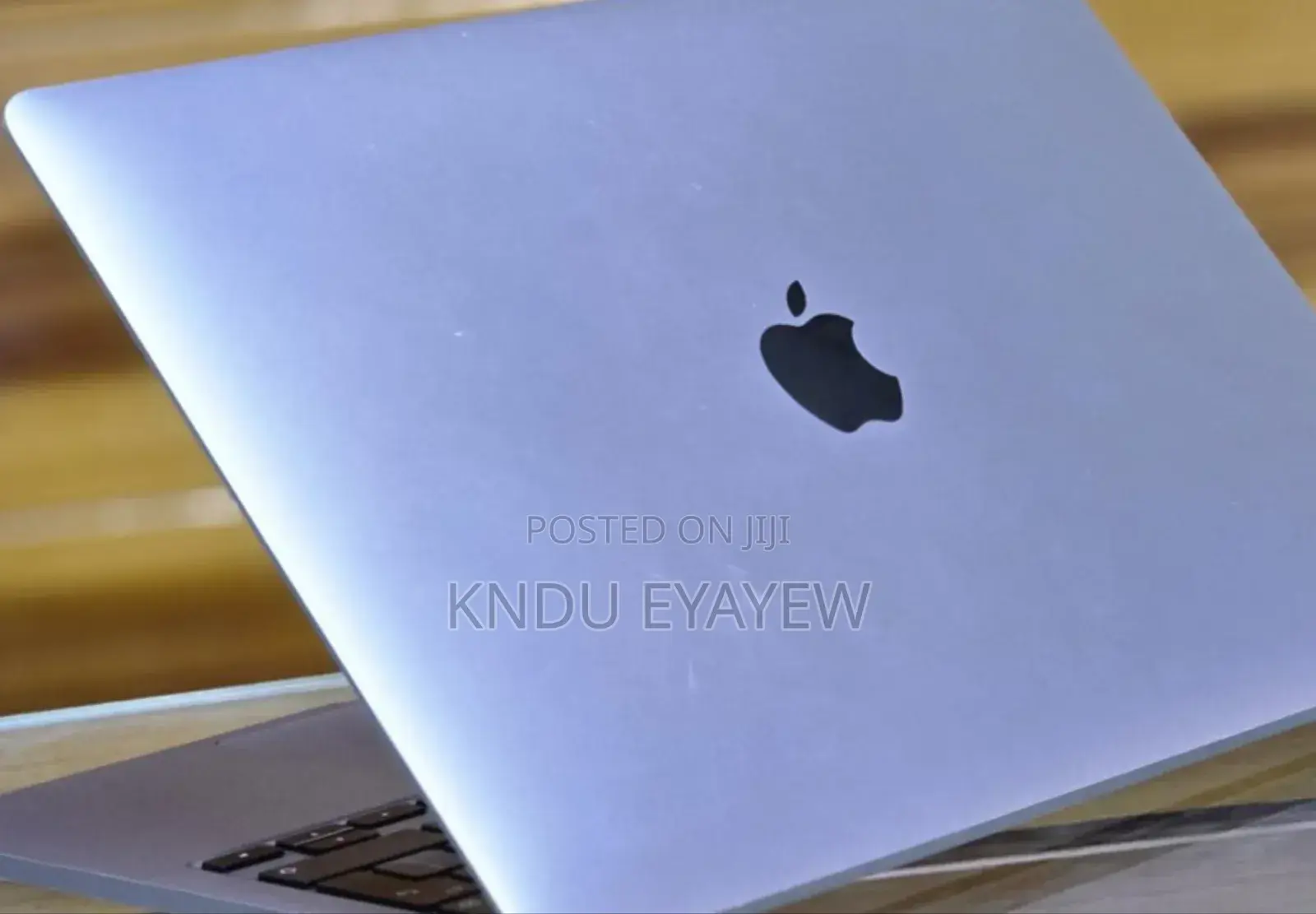 New Laptop Apple MacBook Air 2022 M2 8GB Apple M2 SSD 256GB