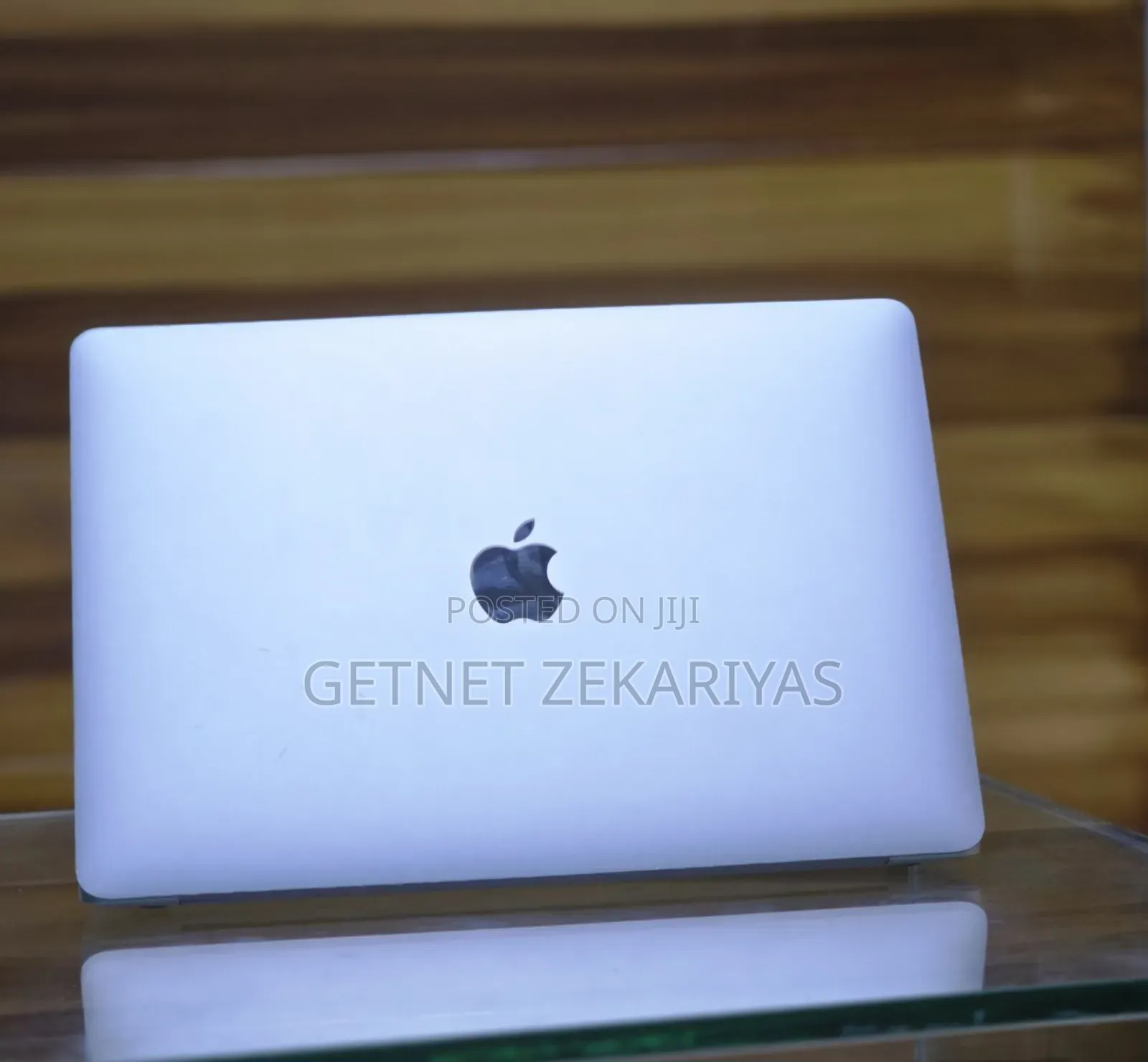 New Laptop Apple MacBook Pro 2022 M2 8GB Apple M2 SSD 256GB