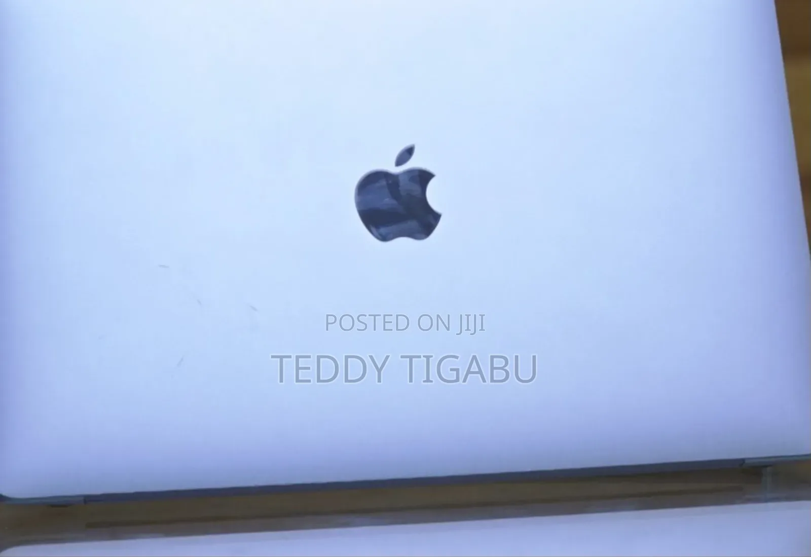 New Laptop Apple MacBook Pro 8GB Apple M2 SSD 256GB