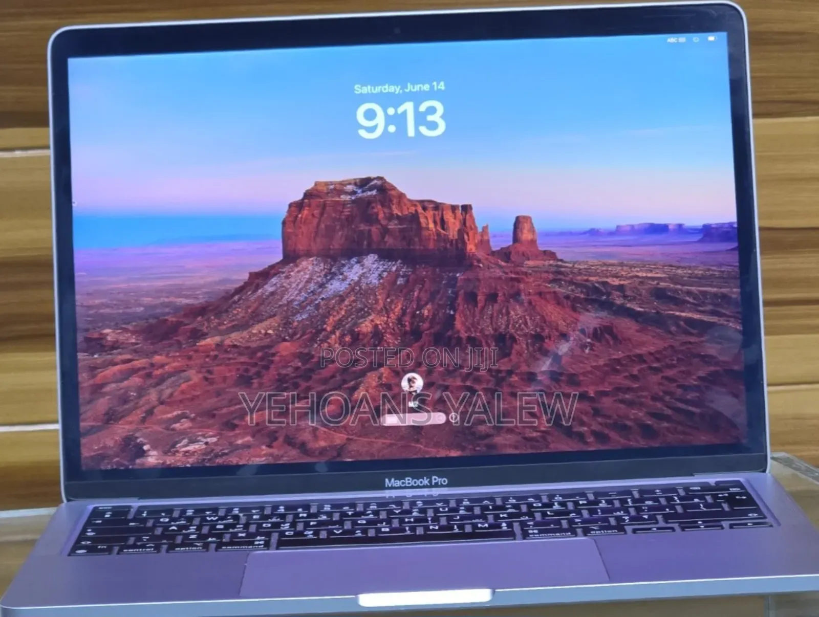 New Laptop Apple MacBook Pro 2022 M2 8GB Apple M2 SSD 256GB