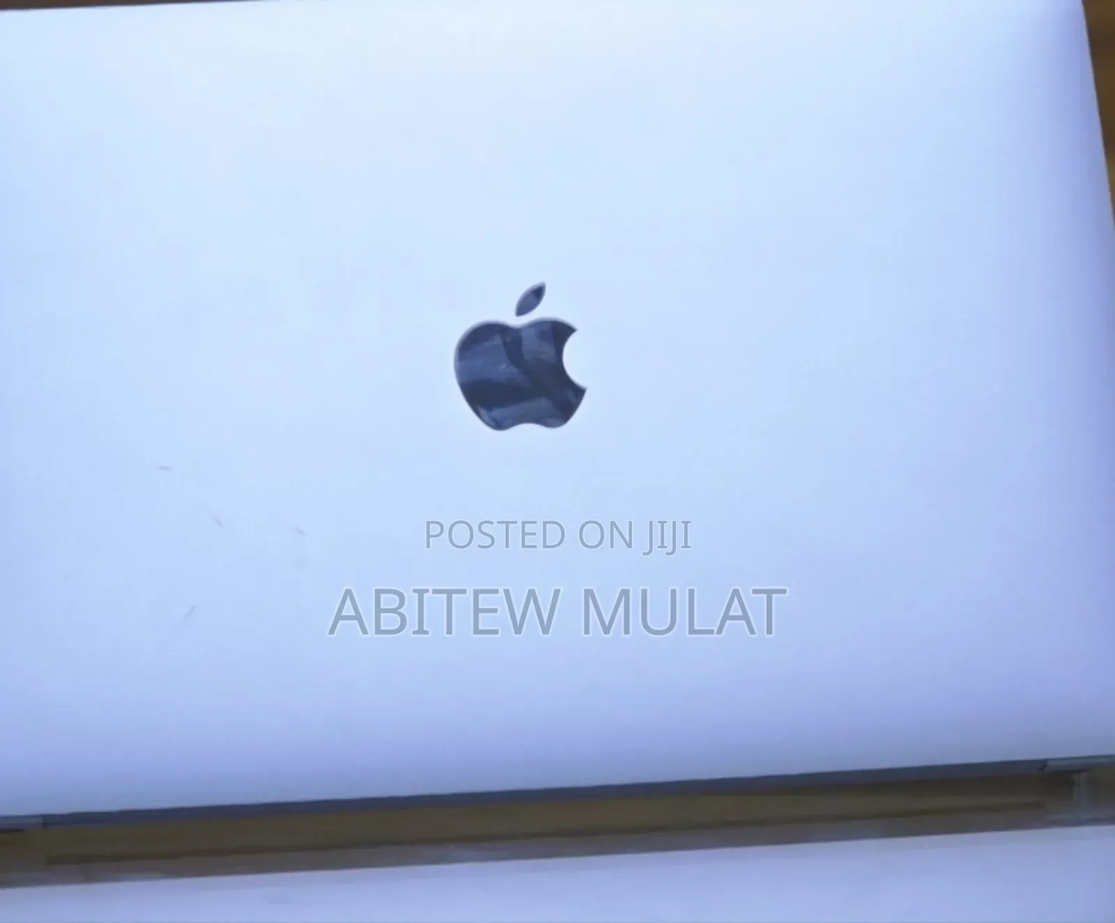 New Laptop Apple MacBook Pro 2022 M2 8GB Apple M2 SSD 256GB