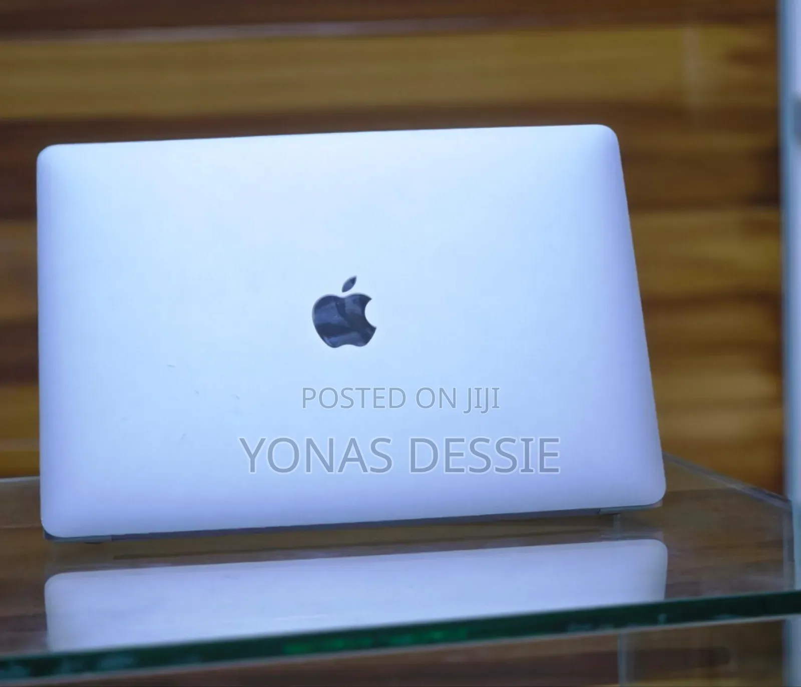 New Laptop Apple MacBook Pro 2022 M2 8GB SSD 256GB