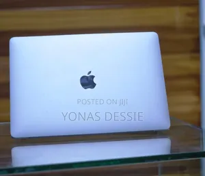 Photo - New Laptop Apple MacBook Pro 2022 M2 8GB SSD 256GB