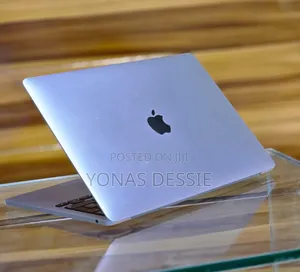 New Laptop Apple MacBook Pro 2022 M2 8GB SSD 256GB