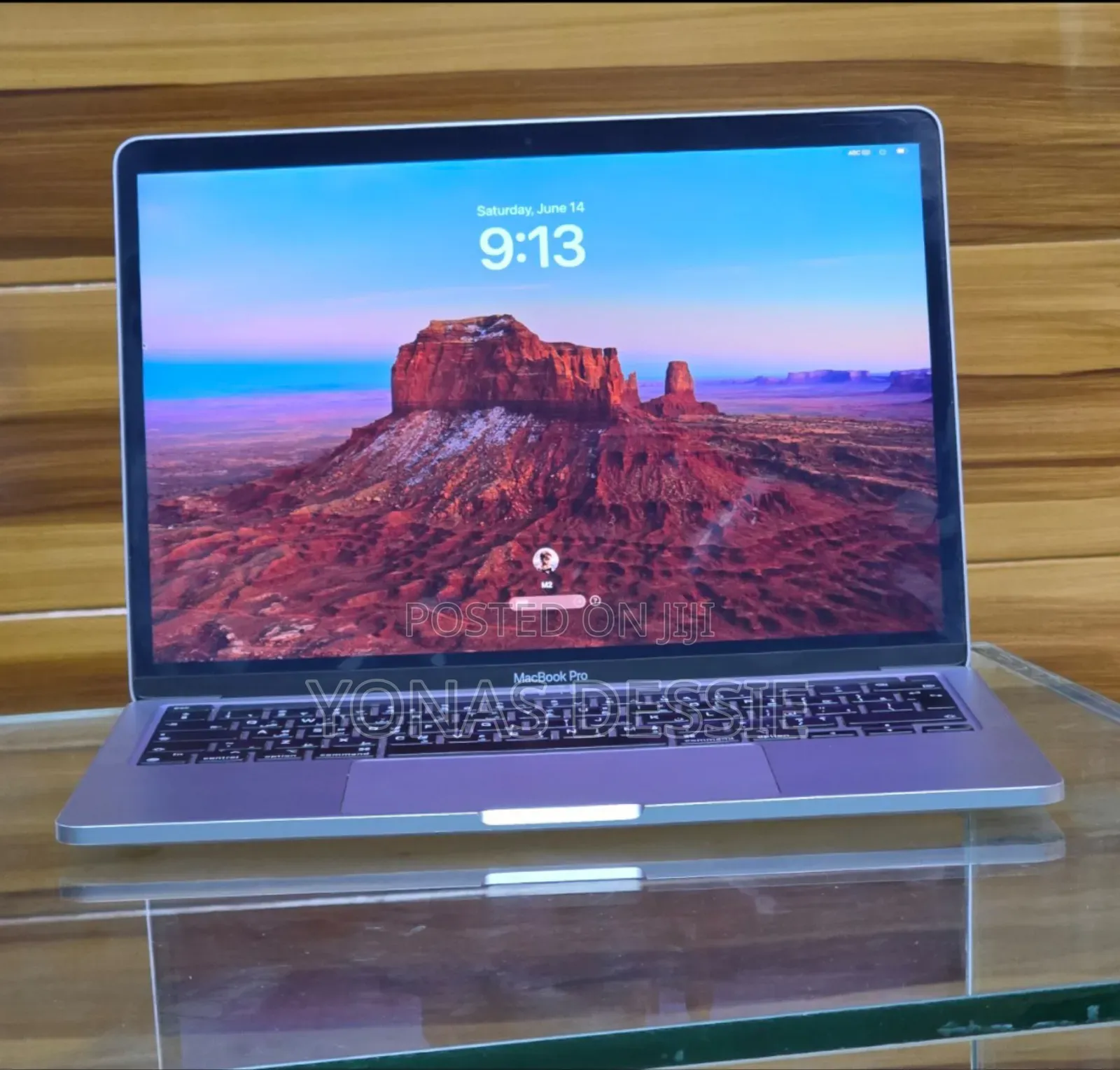 New Laptop Apple MacBook Pro 2022 M2 8GB SSD 256GB