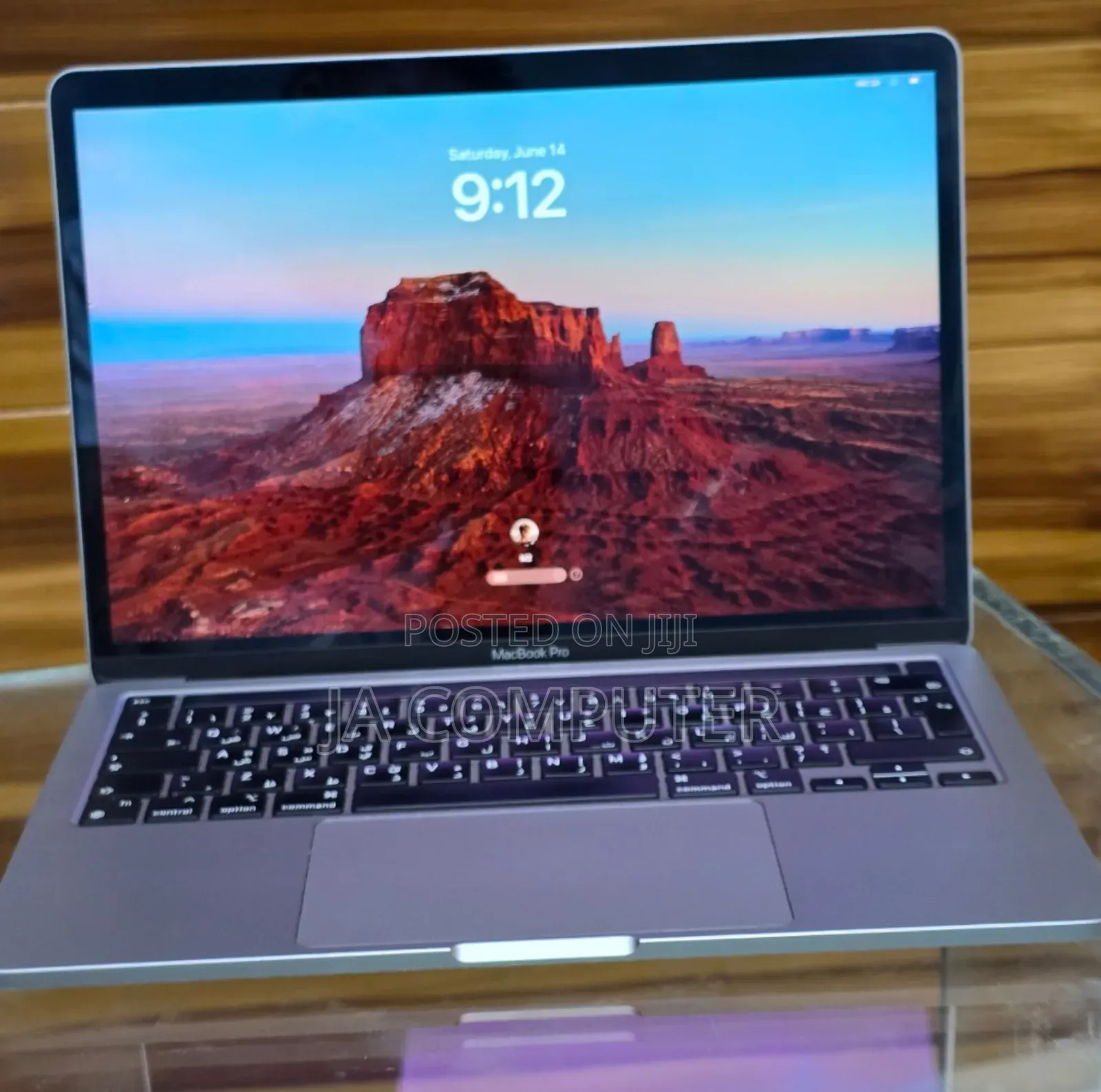 New Laptop Apple MacBook Pro 2022 M2 8GB Apple M2 SSD 256GB