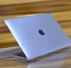 New Laptop Apple MacBook Pro 2022 M2 8GB Apple M2 SSD 256GB