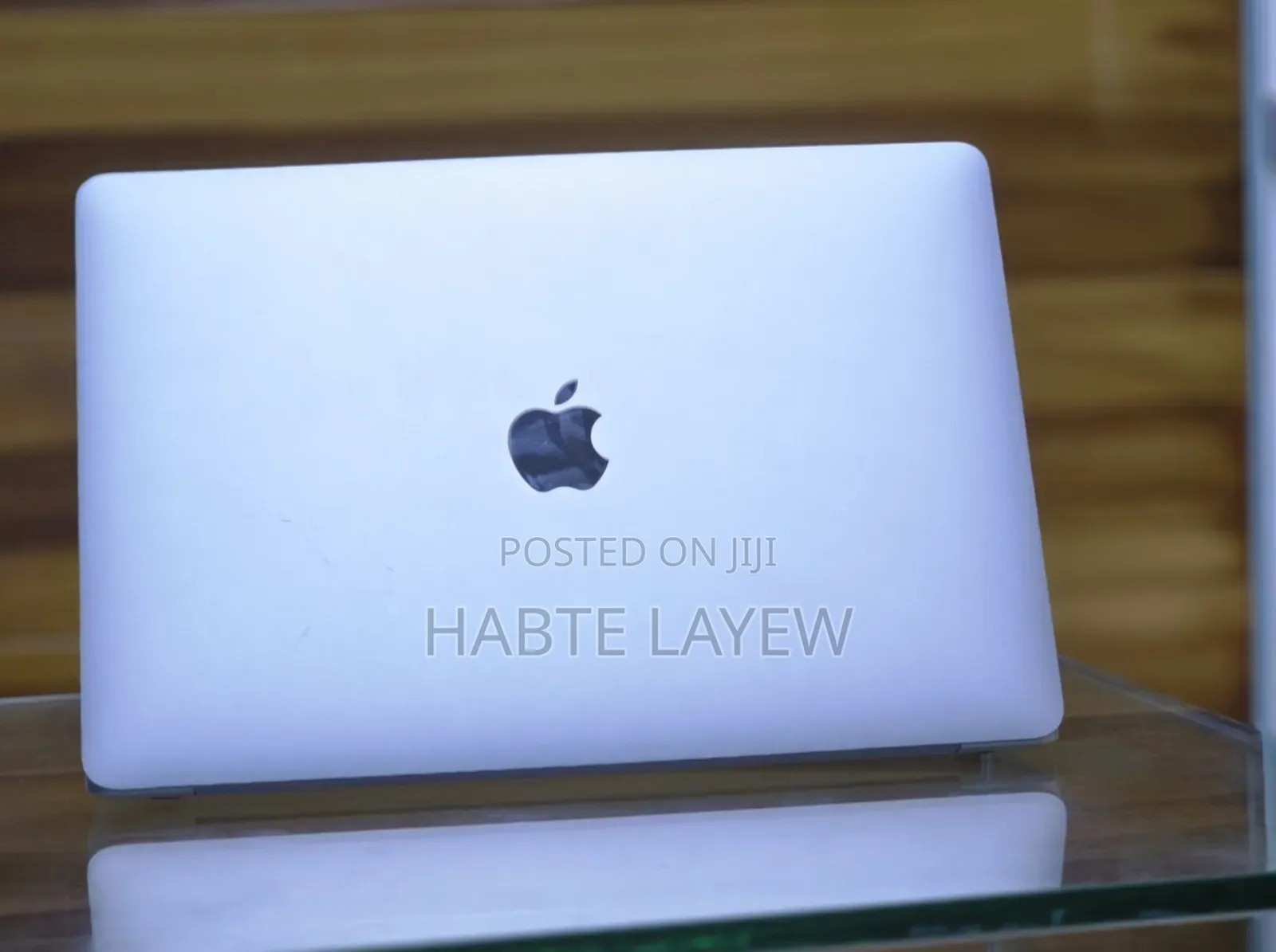 New Laptop Apple MacBook Pro 2022 M2 8GB Apple M2 SSD 256GB