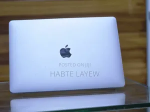 Photo - New Laptop Apple MacBook Pro 2022 M2 8GB Apple M2 SSD 256GB