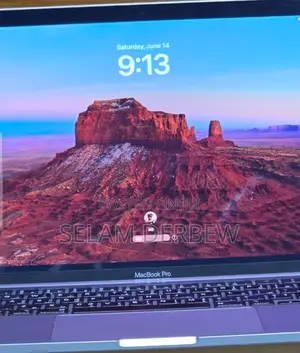 Photo - New Laptop Apple MacBook Pro 2022 M2 8GB Apple M2 SSD 256GB