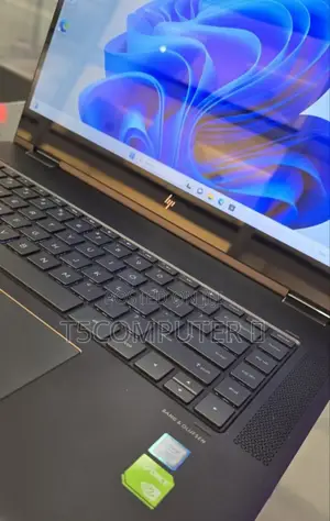 New Laptop HP Spectre X360 8GB Intel Core I7 SSD 1T