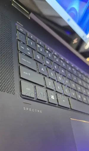 New Laptop HP Spectre X360 8GB Intel Core I7 SSD 1T