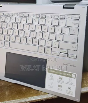 New Laptop Asus ZenBook 13 UX331UN 16GB Intel Core I7 SSD 1T