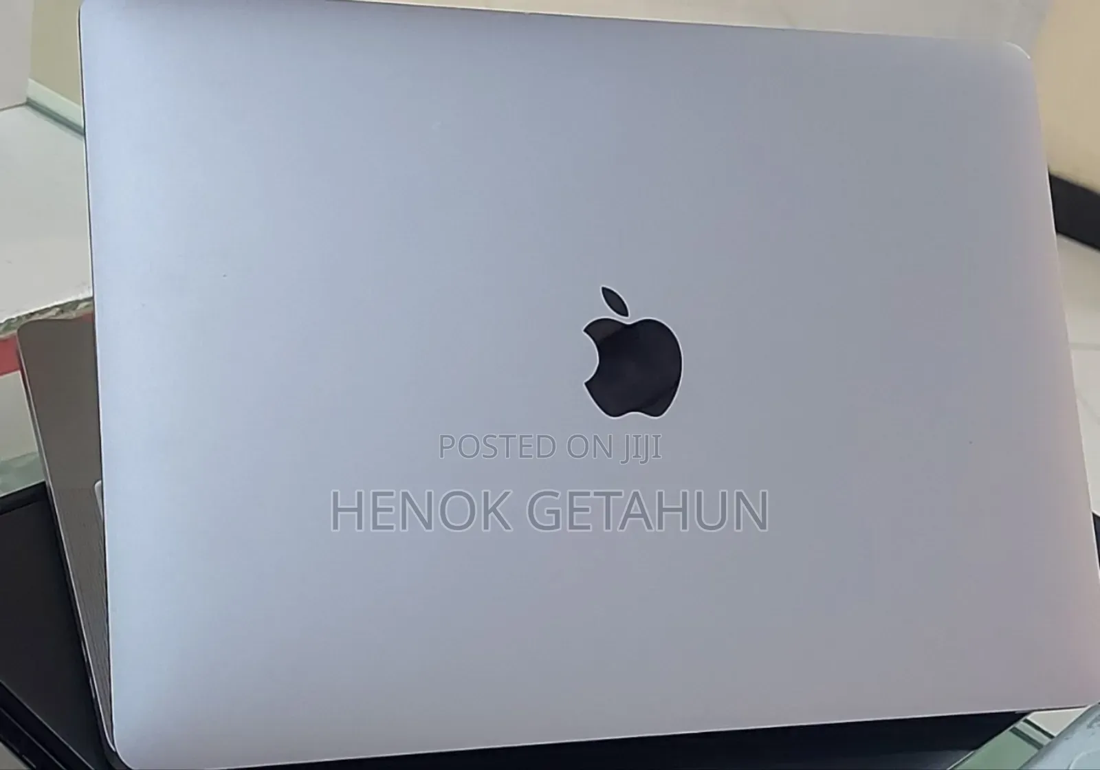 New Laptop Apple MacBook Pro 2022 M2 8GB Apple M2 SSD 256GB