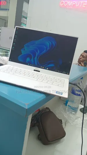 New Laptop Dell XPS 13 16GB Intel Core I7 SSD 512GB