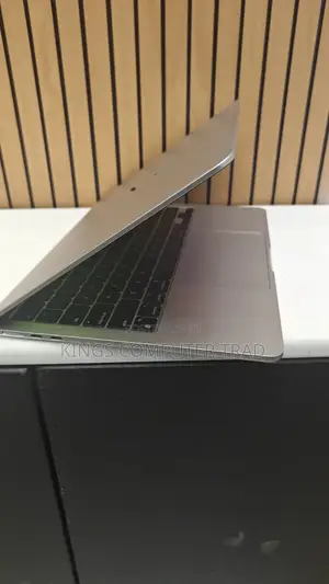 Photo - New Laptop Apple MacBook Air 2024 M3 13-Inch 16GB Apple M3 SSD 512GB