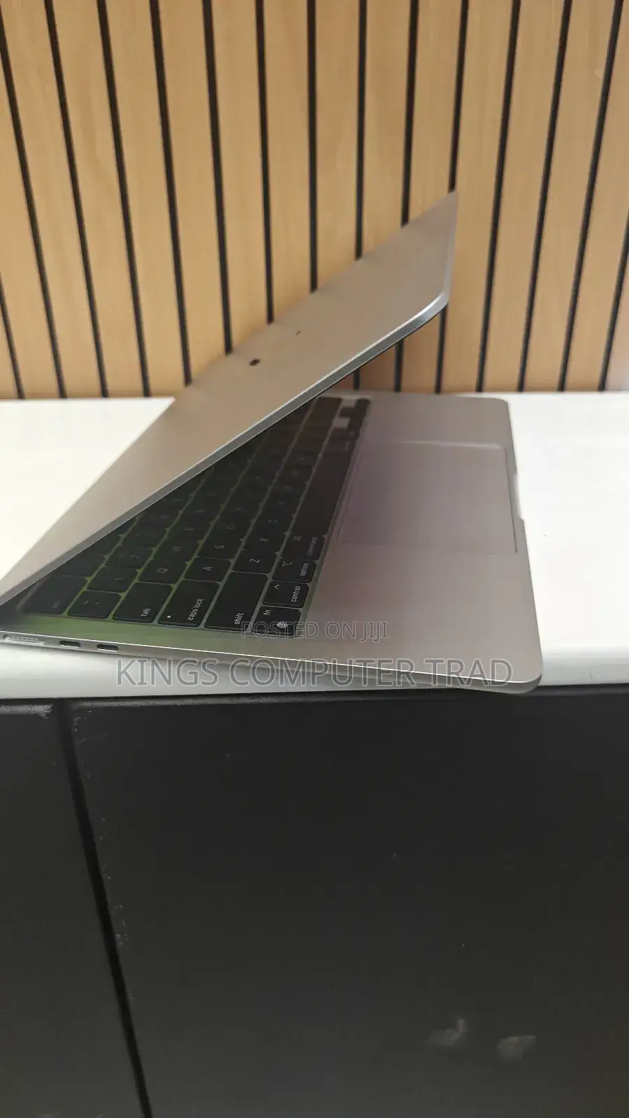 New Laptop Apple MacBook Air 2024 M3 13-Inch 16GB Apple M3 SSD 512GB