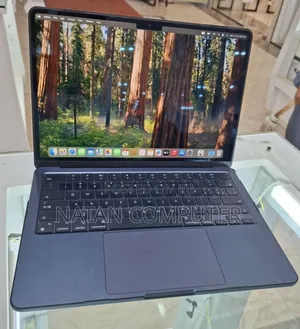 New Laptop Apple MacBook Air 2022 M2 8GB Apple M1 SSD 256GB